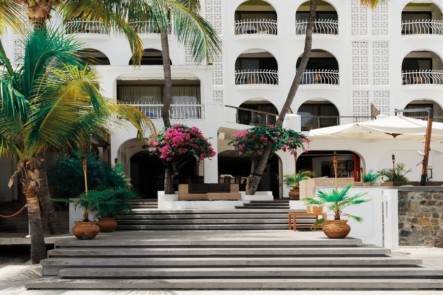 Hotels & Resorts