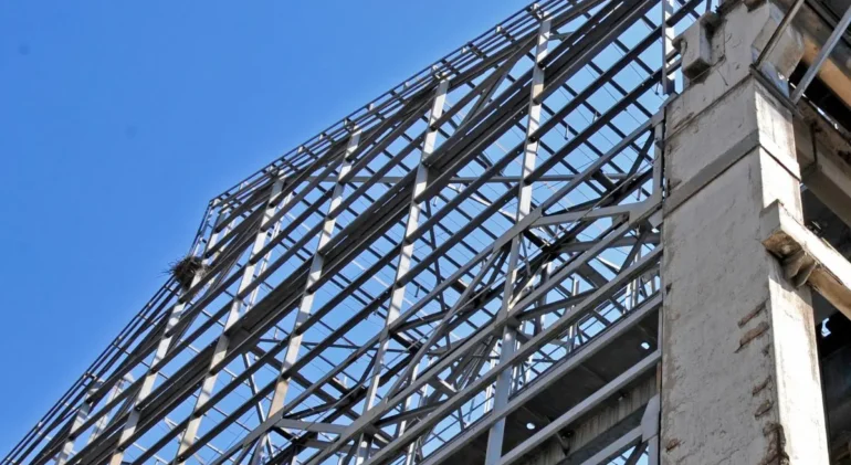 PEB Shed Manufacturer in India: Why Divyakush Constructions Leads the Industry under Rahul Jain’s Vision 5 PEB Shed Manufacturer in India construction site